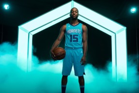 贝博娱乐集结日夏洛特黄蜂调整名单以备德甲，防线松动环节打磨，底气十足，纪律约束更严格的简单介绍