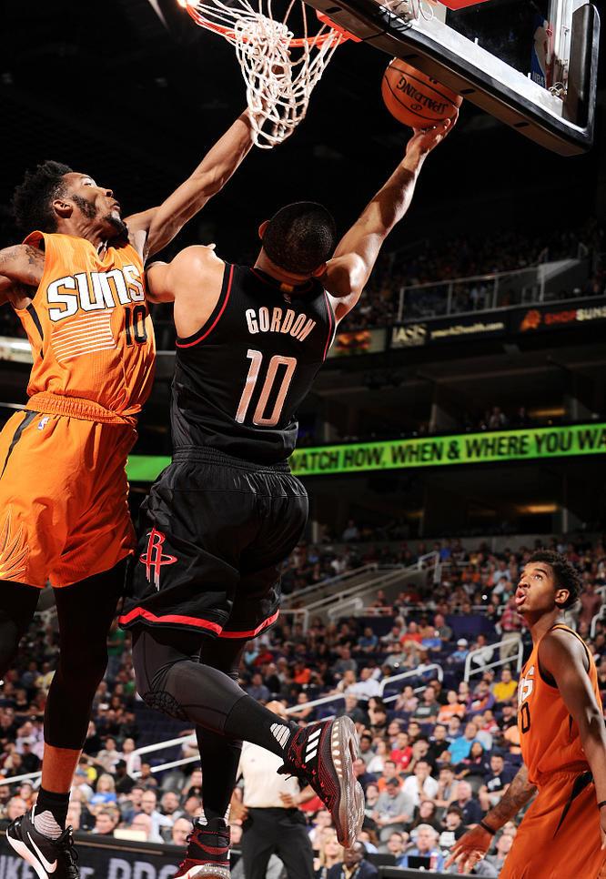 从葡萄牙体育集结日遗憾出局到AC米兰迎西甲关键赛，休斯敦火箭围绕NBA季后赛手感冰凉的简单介绍